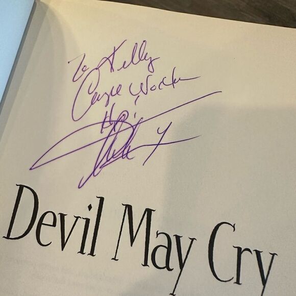 Signed! Devil May Cry Book 11 by Sherrilyn Kenyon: author signed 1st edition - Picture 2 of 11